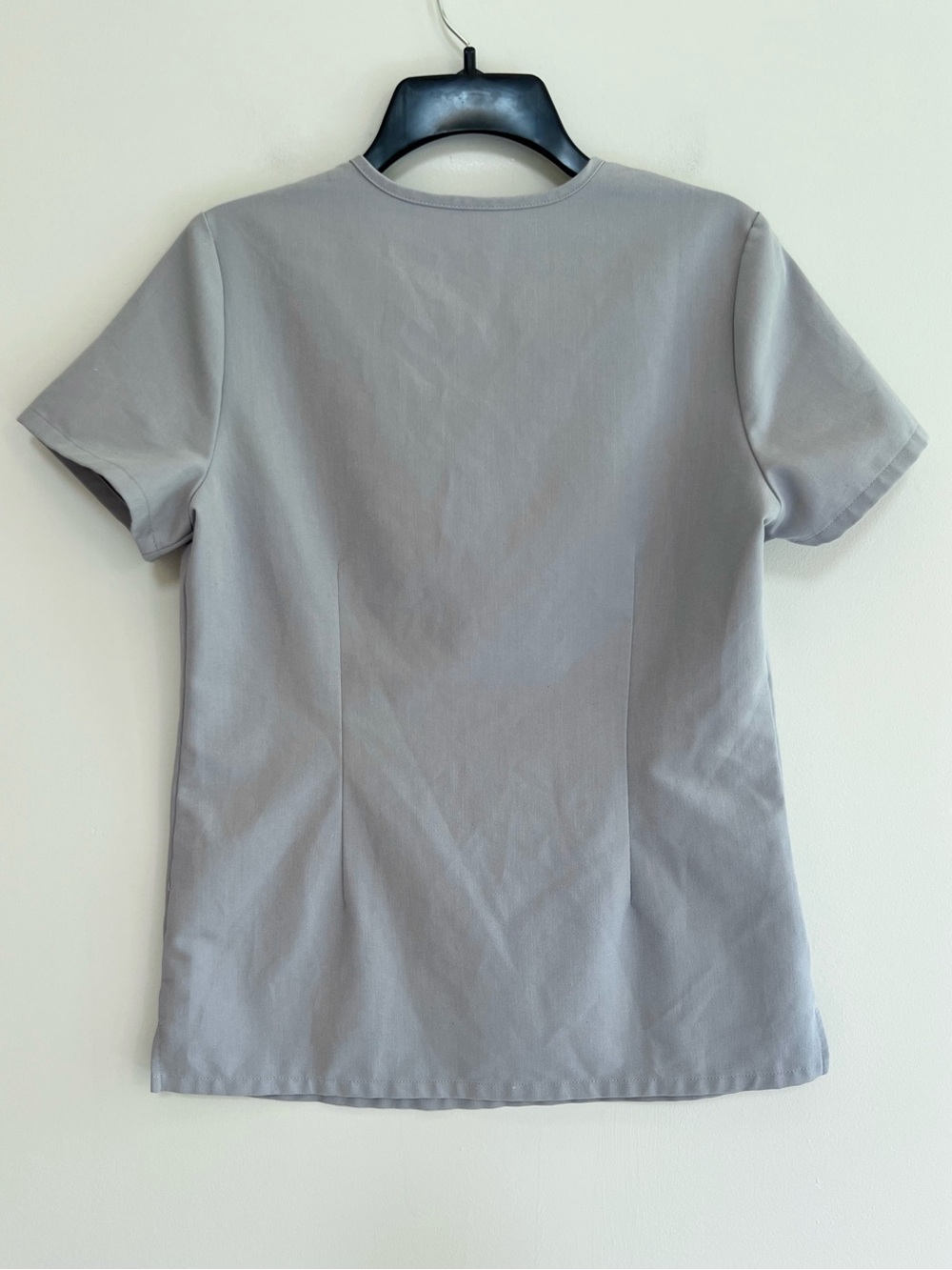 FIGS Catarina One-Pocket Scrub Top, Limited Edition Cement Grey (PO#: 1367), XS - Picture 4 of 9